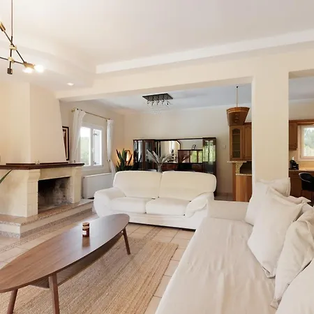 فيلة Country - 2floor Family Kouramaditika